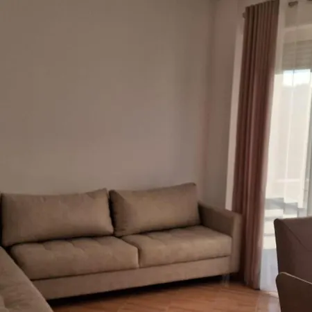 Kristal * Golem (Tirana)