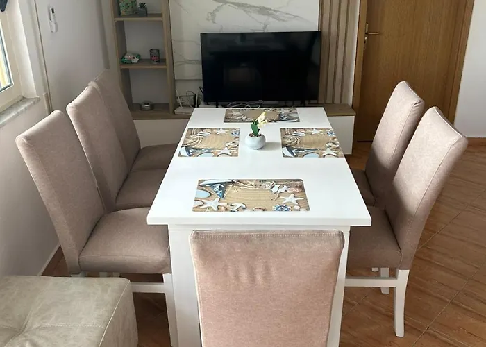 Kristal * Golem (Tirana)